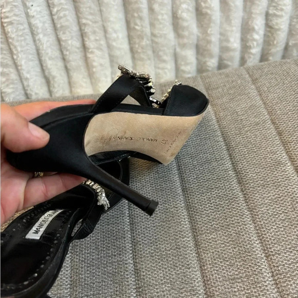 Manolo Blahnik Women's Black Lurum Embellished Mule Shoe Sz US 7/EU 37 - Picture 10 of 11